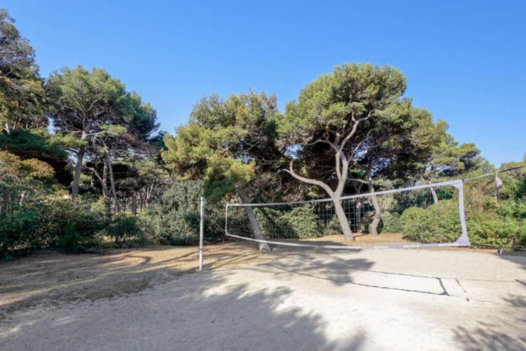 Appartement En Residence Privee, Face A La Mer Avec Acces Direct Plage 히에레 외부 사진
