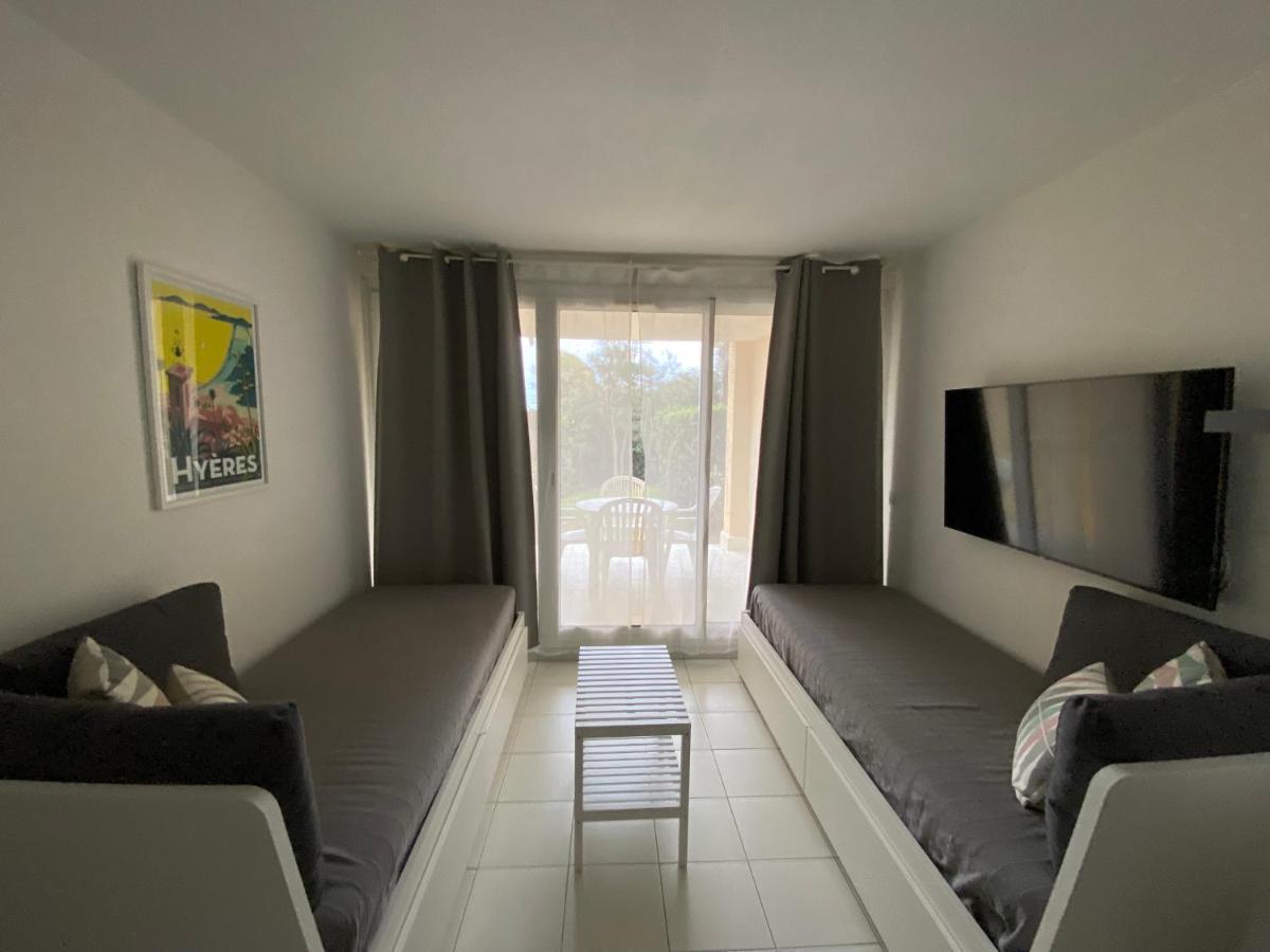 Appartement En Residence Privee, Face A La Mer Avec Acces Direct Plage 히에레 외부 사진